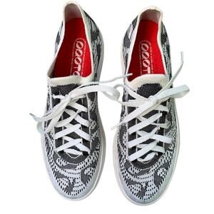 NEW PROTO IRIS D Men's Black & White Woven Logo Sneakers Size 9 /43